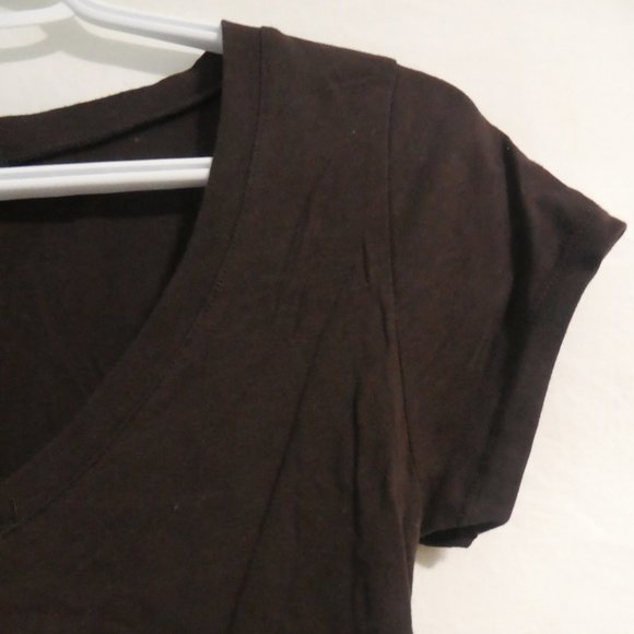 SEDUCTIONS | large | Chocolate Brown V-Neck Tee - Picture 4 of 10